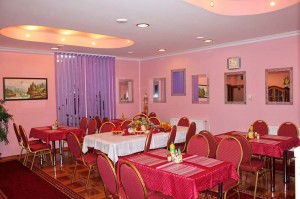 Blagovaona - Apartmani Zagreb Vila Marija blagovaonica sa švedskim stolom